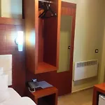 5 Hotel