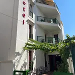 Hotel 5 Tirana
