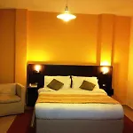 5 Hotel