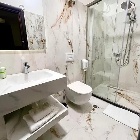 5 Hotell Tirana