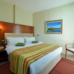 5 Hotel