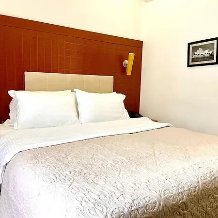 Hotel 5