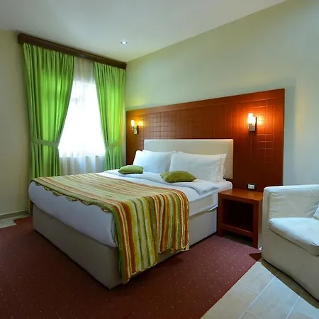 Hotel 5