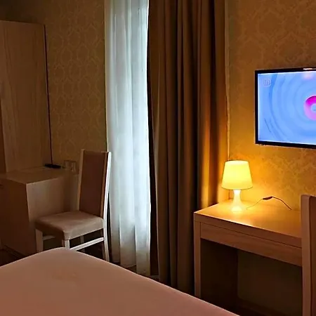 5 Szálloda